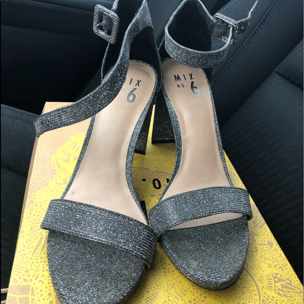 High heels - Picture 2 of 5